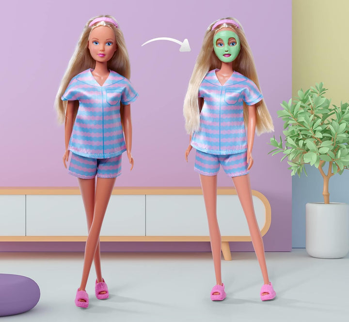 Simba Steffi Love Beauty Day, Spielpuppe im modischen Pyjama mit Gesichtsmasken und Slippers, 29cm,