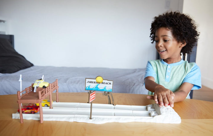 Disney Pixar Cars DVT47 - Disney Cars 3 Fireball Beach Renntraining Spielset