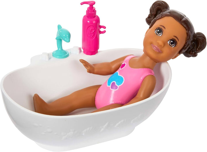Barbie Skipper Babysitters Inc. Spielset mit brünetter Puppe, brünetter Kleinkind-Puppe, Badewanne u