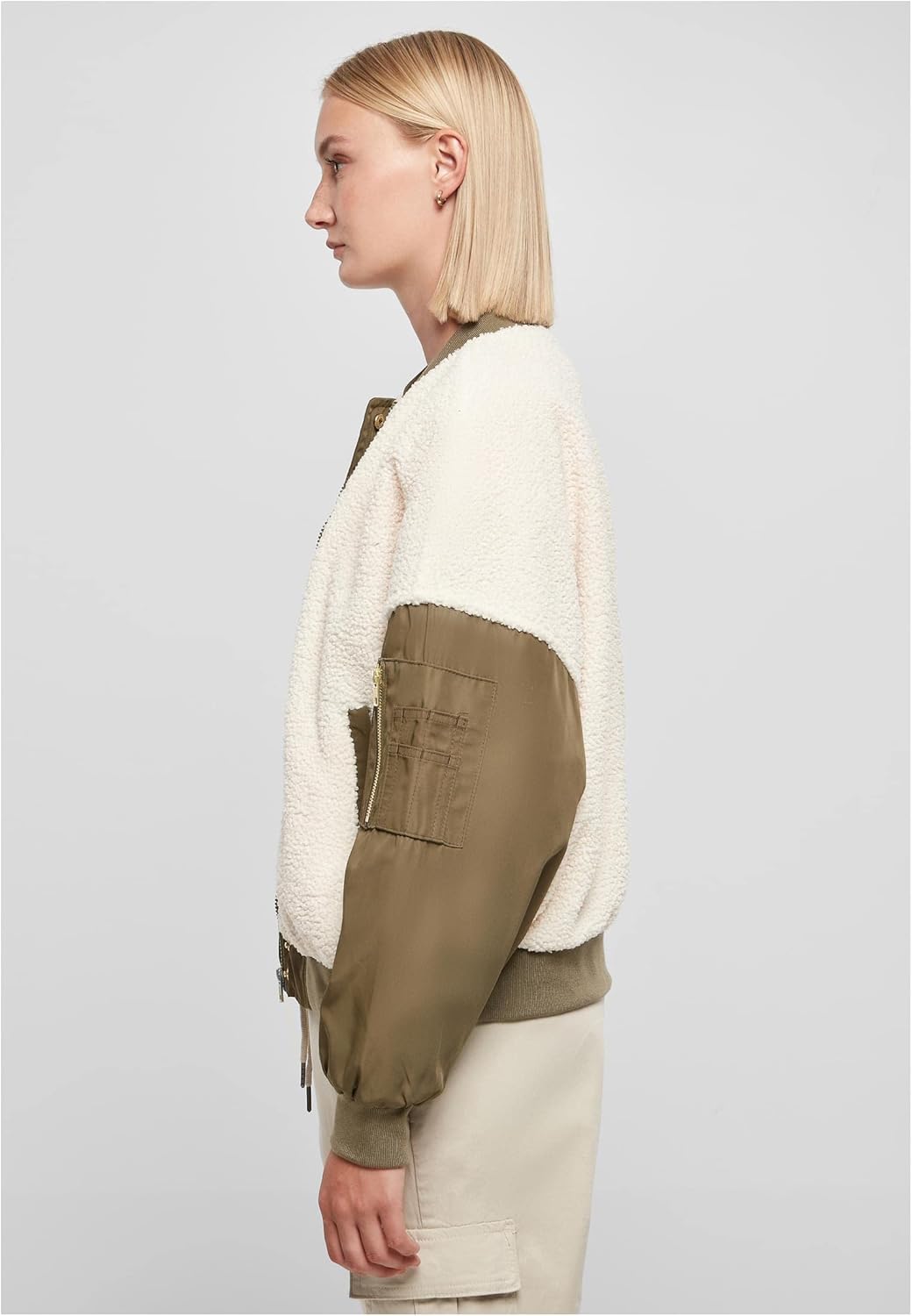 Urban Classics Damen Ladies Oversized Sherpa Mixed Bomber Jacket M whitesand/darkolive, M whitesand/