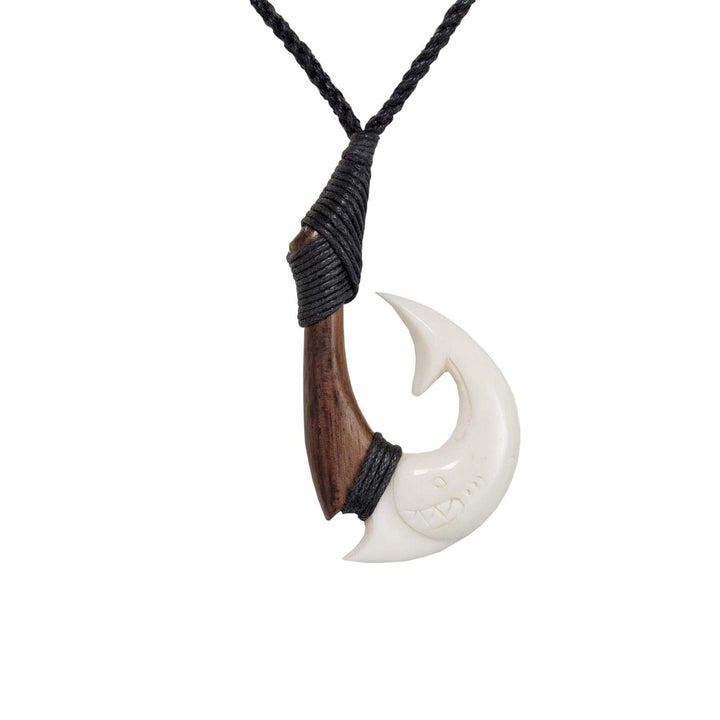 81stgeneration Unisex Geschnitzter Knochen Holz Gravierter Hai Maori HEI Matau Anhänger Halskette