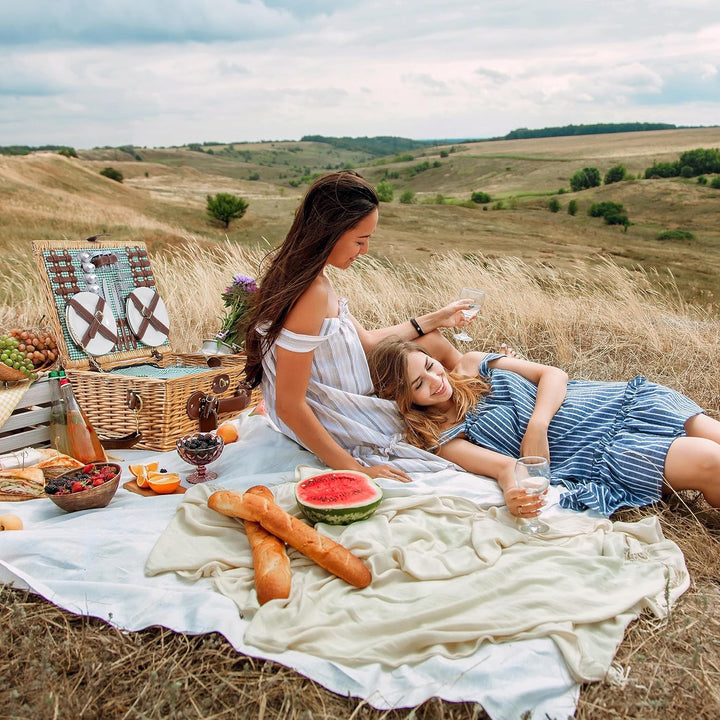 Picknickkorb 4 Personen Grün mit Kühlfach & Schultergurt – Picknicktasche Naturweide inkl. Teller Gl