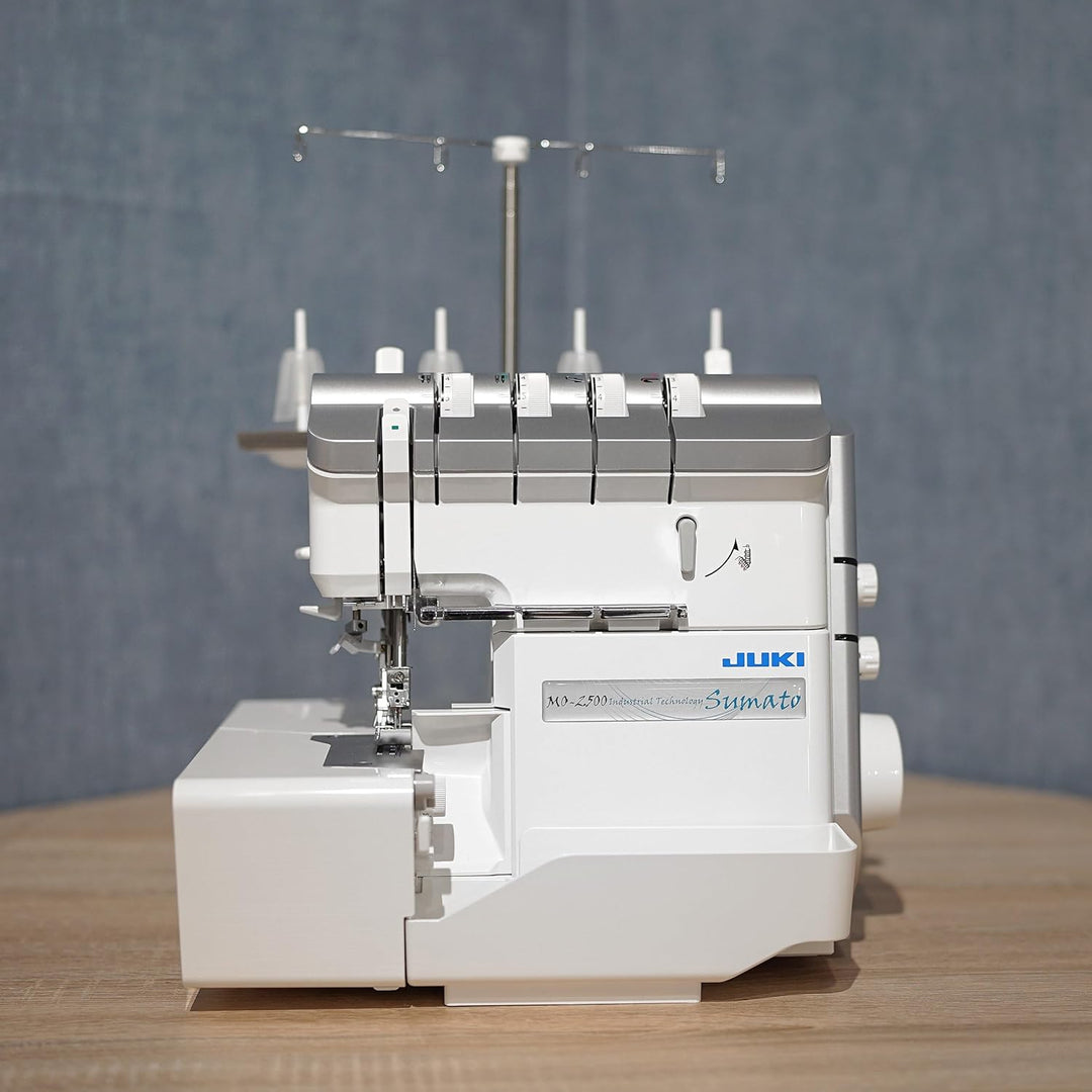 Juki MO-2500 Sumato 4/3/2 Overlock-Nähmaschine mit Lufteinfädelung