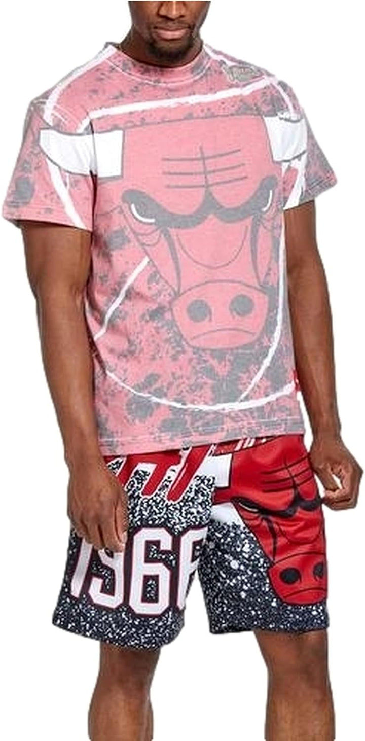 Mitchell & Ness NBA Jumbotron T-Shirt (Chicago Bulls, Scarlet, L)