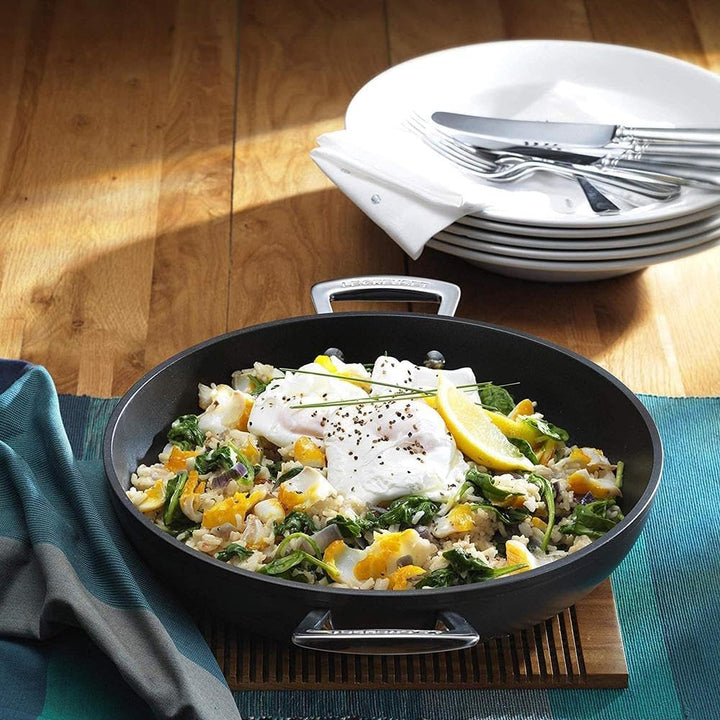 Le Creuset Aluminium-Antihaft Profipfanne mit Deckel, Ø 24 cm, Für alle Herdarten inkl. Induktion ge