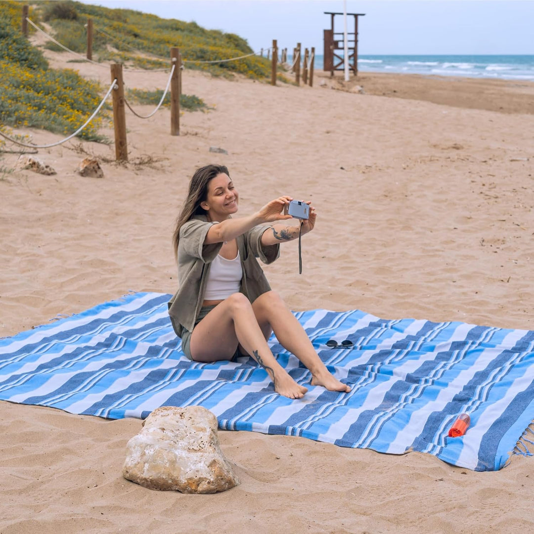 MOMOMUS Picknickdecke XXL für den Strand - Faltbar, Gross und Kompakt - Stranddecke, Sandfreie Stran