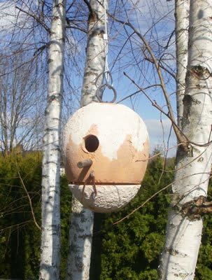 hochwertiges Design Keramik Vogelhaus - Nistkasten - Egg Antik