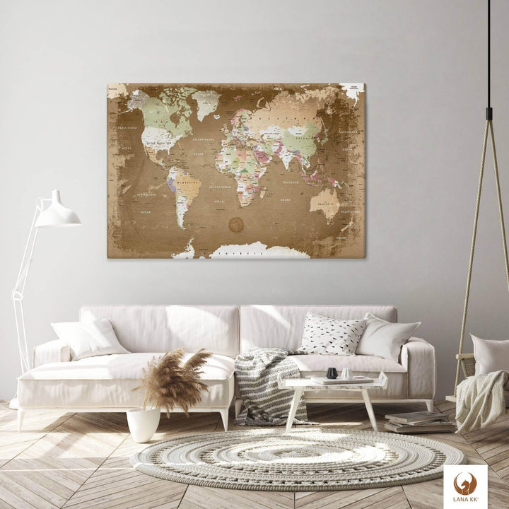 LANA KK - Luxus Pinnwand Weltkarte - Oldstyle - Deutsch - in 120 x 80 cm, stabile Rückwand zum Pinne