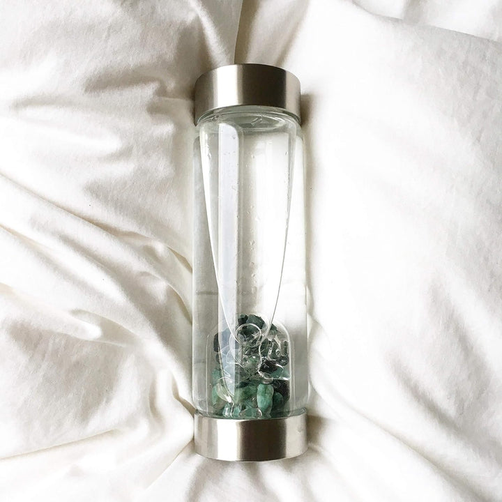 VitaJuwel ViA VITALITY - Wasserflasche mit Smaragd & Bergkristall für Regeneration und Erneuerung