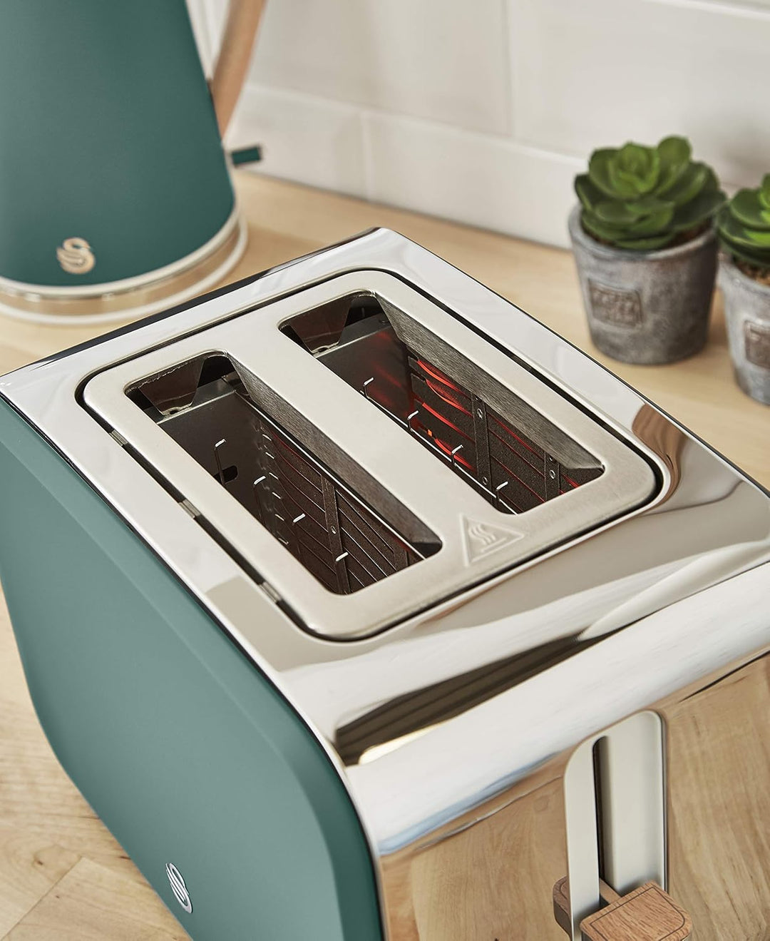 Swan Nordic Ultra Schneller elektrischer Wasserkocher, kabellos, 1,7 l, 2200 W, Grün &amp; Nordic Breits