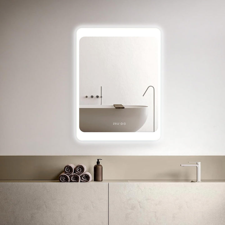 HOKO® LED Badspiegel mit digitaler Uhr, Detmold 60x80cm, Badezimmerspiegel mit Uhr, Energieklasse A+