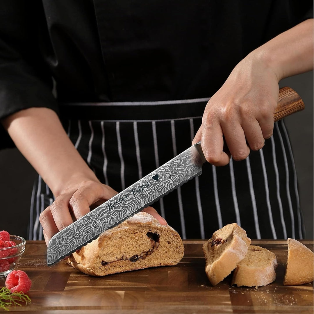 zayiko Minami Premium Brotmesser mit Gravur – Personalisiertes Damastmesser, 20cm Wellenschliff-Klin