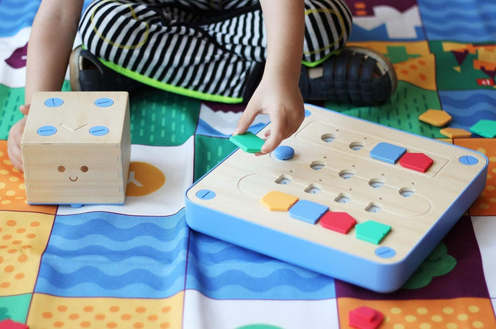 Interaktiver Programmier-Roboter für Kinder