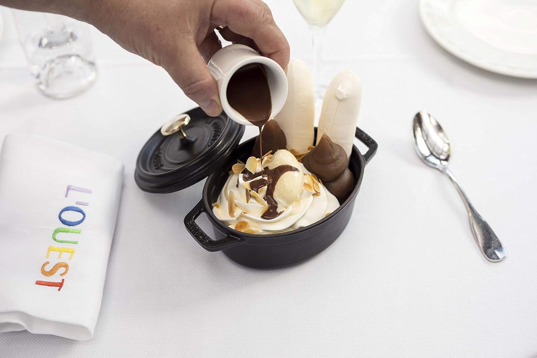 Staub 40500-101-0 Mini Cocotte, rund mit Deckel 10 cm, 0,25 L, induktionsgeeignet, mit mattschwarzer