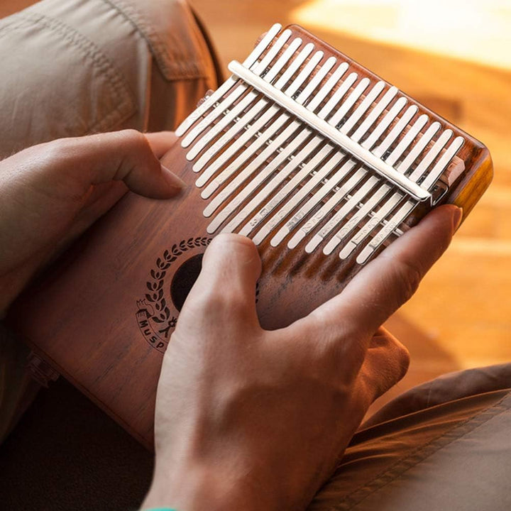 Alnicov Acacia EQ Kalimba mit 17 Tasten, elektrischer Finger-Daumen-Klavier Eingebauter Tonabnehmer