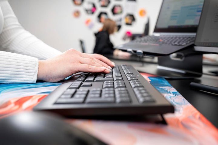 CHERRY DW 3000, Kabelloses Tastatur-Maus-Set, Belgisches Layout (AZERTY), 2,4 GHz Funk, Flaches Desi