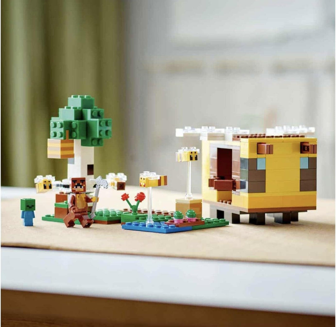 LEGO 21241 Minecraft Das Bienenhäuschen, Farm-Spielzeug mit baubarem Haus, Baby-Zombie und Tier-Figu