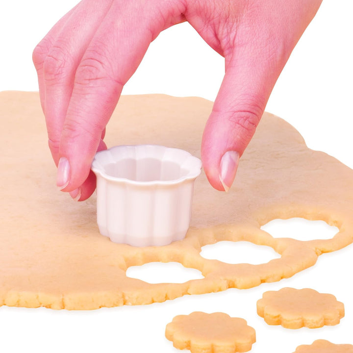 Tescoma Delicia Ausstechformen für Kekse traditionellen 6 Stück, gelb/weiss Für traditionelle Häppch