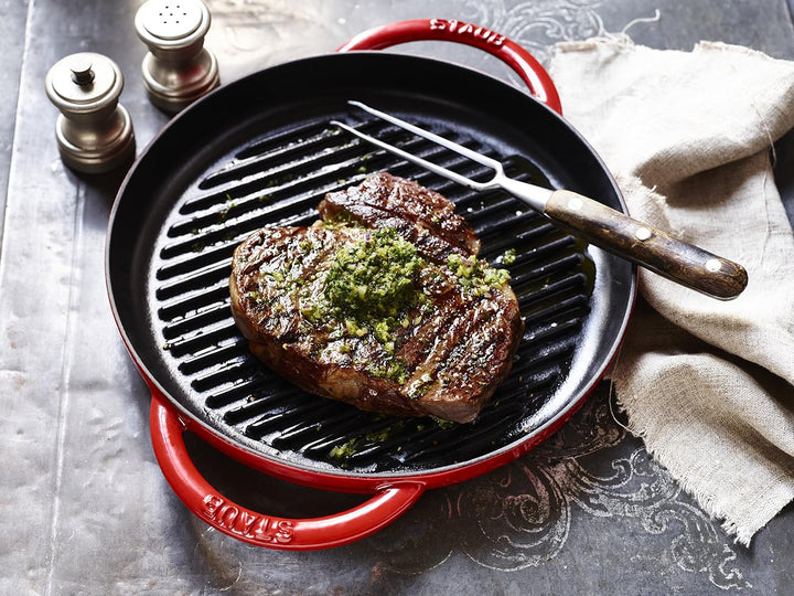 STAUB rund 22 cm Grillpfanne, Gusseisen, kirschrot 18 x 9.5 x 2.317 cm Kirschrot, 18 x 9.5 x 2.317 c