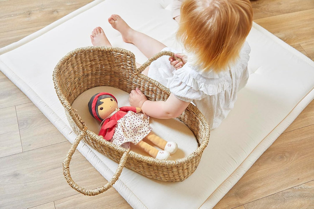 KALOO – Tendresse – Meine 1. Stoffpuppe Emilie – 32 cm grosse Stoffpuppe – Rock aus Microsamt und ro