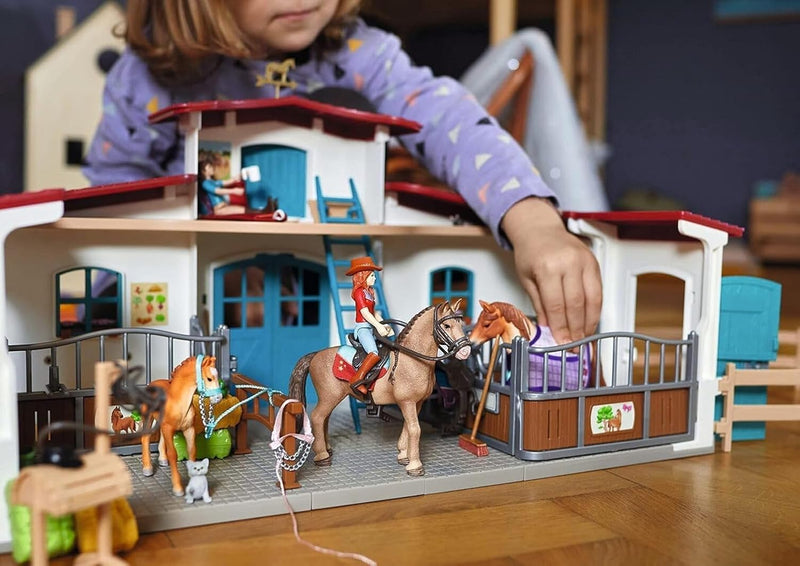 schleich 42567 Reiterhof, für Kinder ab 5-12 Jahren, HORSE CLUB - Spielset