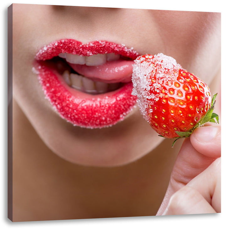Pixxprint Erdbeere mit Zucker vor Lippen, Format: 70x70 auf Leinwand, 70x70