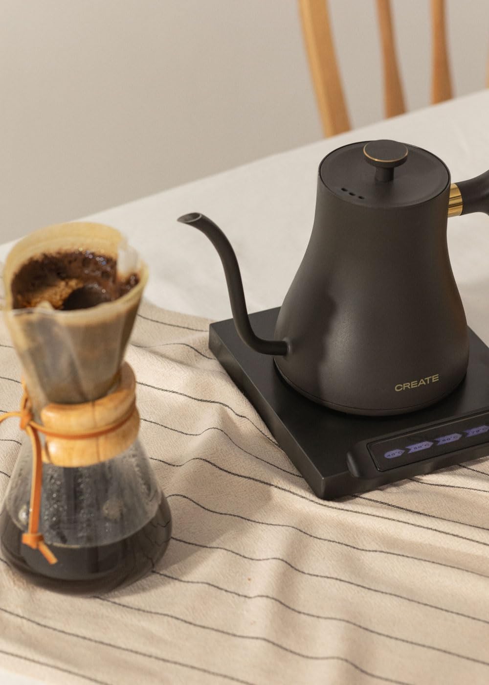 CREATE/HATTORI SWAN/Elektrischer Wasserkocher 0,5L Schwarz/Warmhalten, Sicherheitssystem, Thermostat