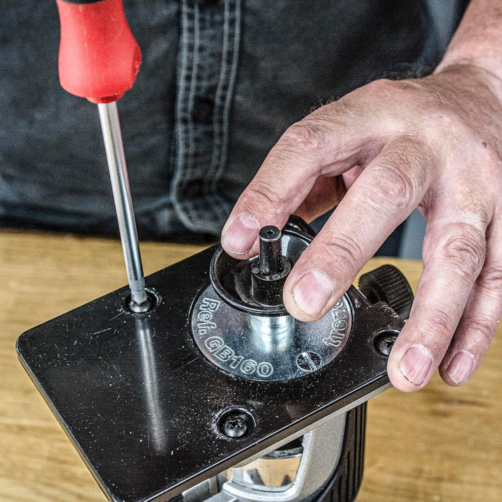 Trend T1 Oberfräse mit erweiterter Trimmbasis, 8mm Spannzange, 710W, 230V, Kompaktes Trimm-Werkzeug,