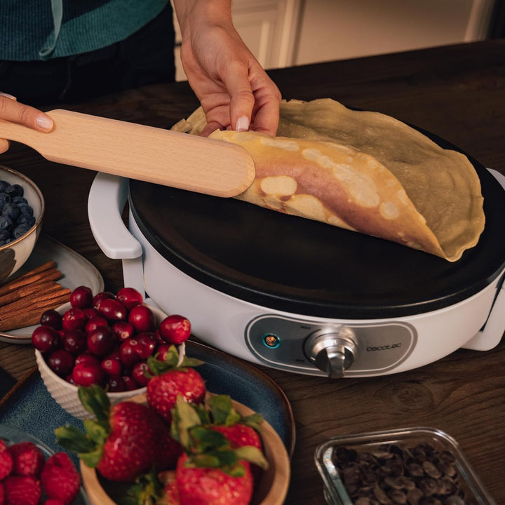 Cecotec Elektrische Crêpes-Maschine Fun Creepy, 1200W, Antihaftbeschichtung, Abstandswalze und Spate