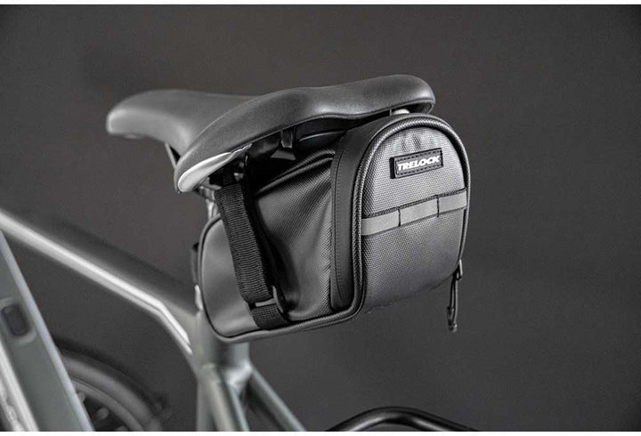 TRELOCK Fahrrad Satteltasche – wasserdichte und Reflektierende Fahrradtasche für den Sattel – Leicht