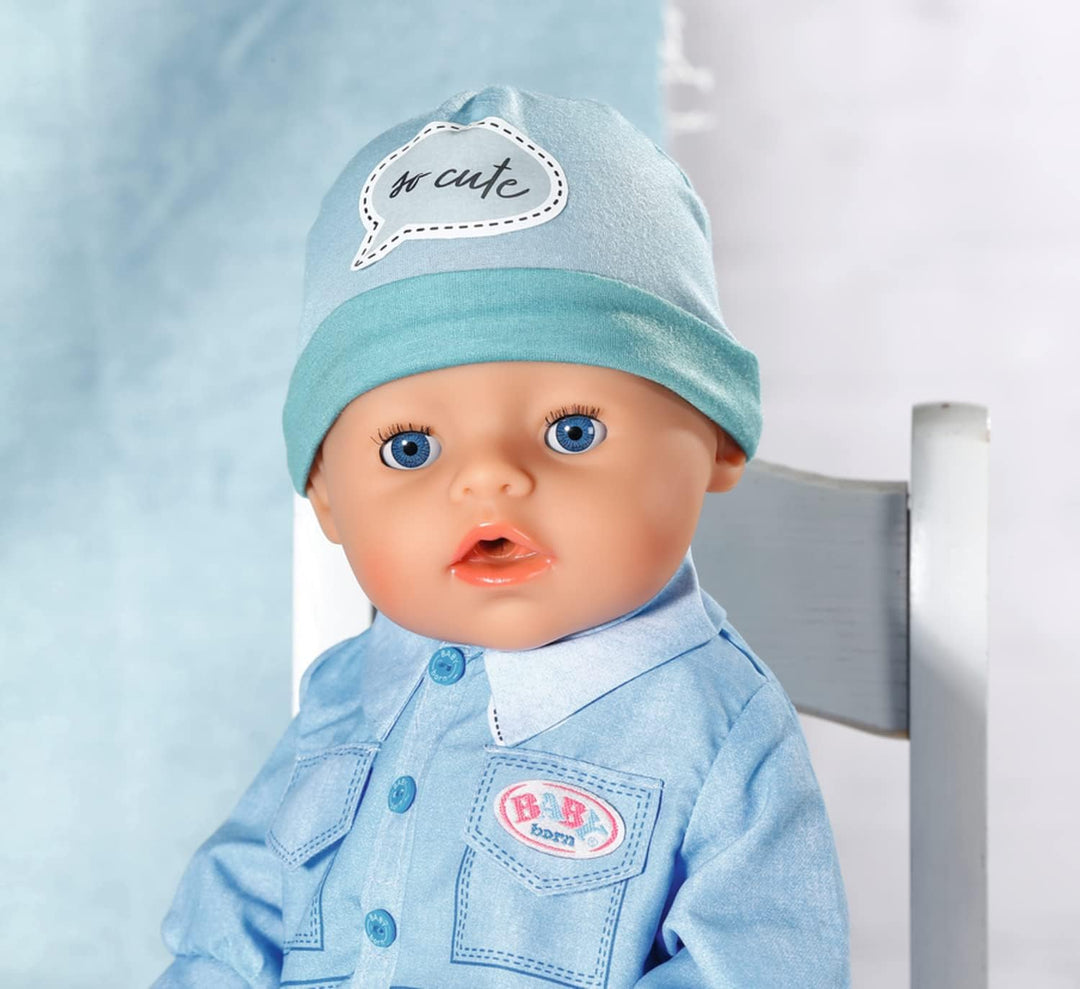 BABY born 832592 Deluxe Jeans Overall 43cm - Puppenkleidung Set bestehend aus Puppen - Onesie, Mütze