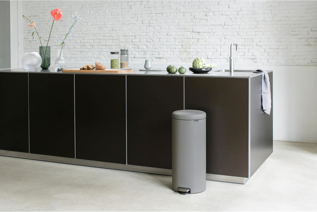 Brabantia Treteimer newIcon, 30 L Mineral Concrete Grey 34x30x68cm, Mineral Concrete Grey 34x30x68cm