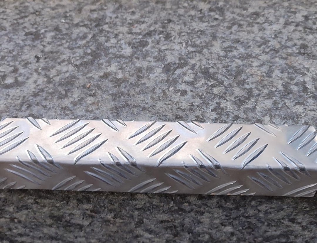 Aluminium Winkelprofil, Kantenprofil, 2000mm Aluwinkel 70x40 mm Schenkelinnenmass aus Alu Riffelblec