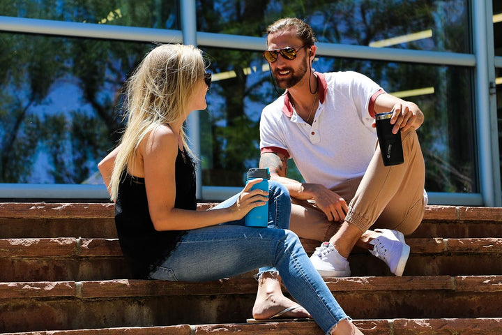 EcoVessel's Perk vakuumisolierte Kaffee-/Tee-Reiseflasche aus Edelstahl mit Druckknopfverschluss, Pu