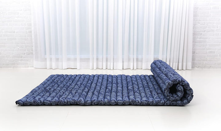 Leewadee Kapok Rollmatte – Handgefertigte Schlaf- & Relax Faltmatte aus Thailand, vielseitig als Gäs
