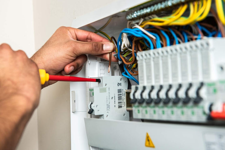 Schneider Electric EZ9D16832 Easy9 Fehlerstromschutzschalter mit Überstromschutz, 1 P + NS, 32 A, B
