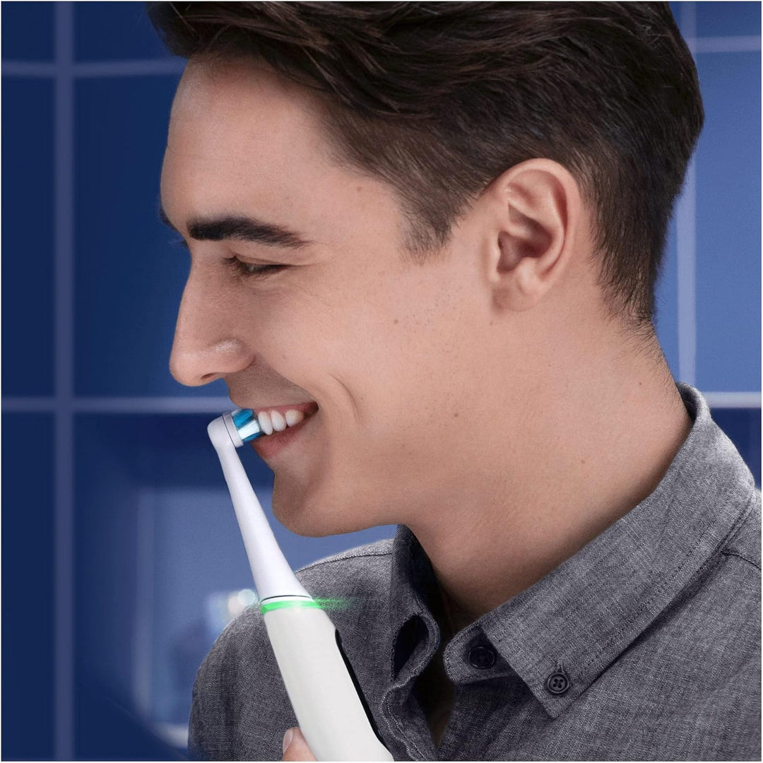 Oral-B iO 6 Elektrische Zahnbürsten, Bluetooth, Weiss und Rosa, 2 Griffe mit schwarzem und weissem D