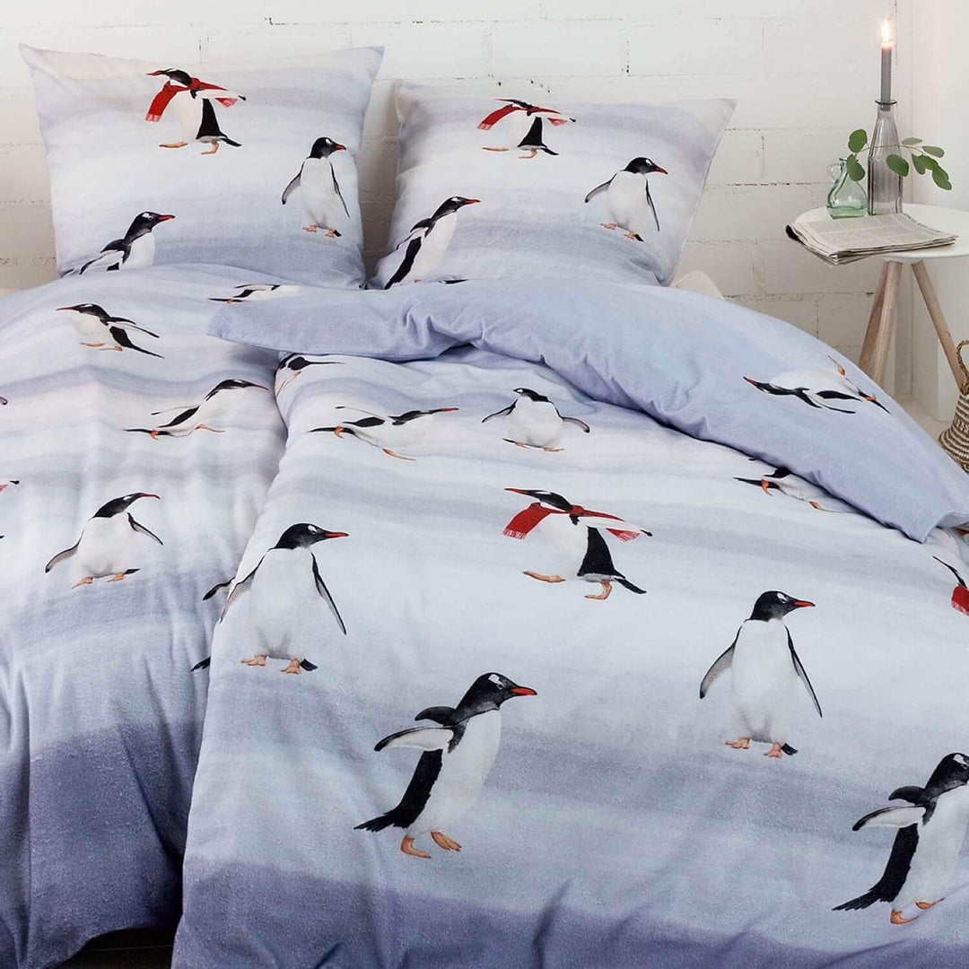 ESTELLA Kuschelflanell Bettwäsche Pingu Silber 1 Bettbezug 200 x 220 cm + 2 Kissenbezüge 80 x 80 cm,
