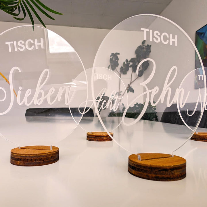 Tischnummern Hochzeit Set für 1-20 Tische, Acryl Transparent mit präsizer Milchig-Weisser Lasergravu