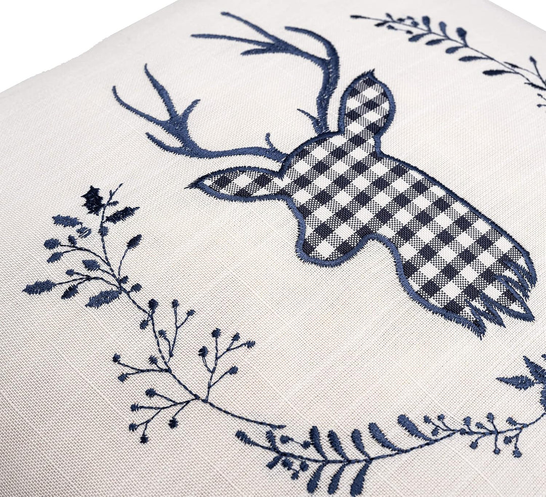 Zirbenkissen beige blau bestickt mit Hirsch Grösse 40x40 cm befüllt mit Zirbenflocken aus Alpen Zirb