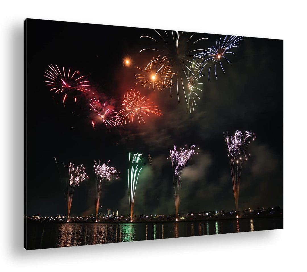 aufsteigendes Feuerwerk in der Nacht Format: 80x60 als Leinwandbild, Motiv fertig gerahmt auf Echtho