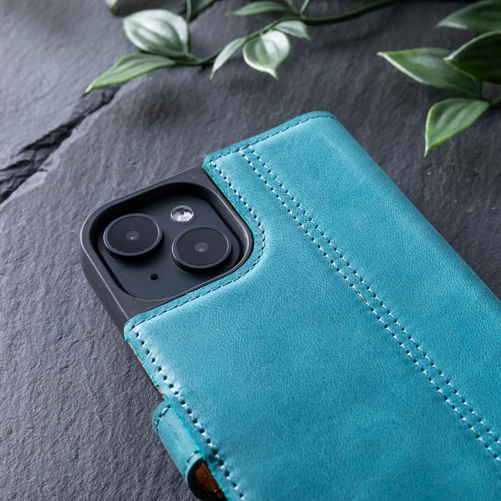 Snakehive Lederhülle für iPhone 15 - Vintage Handyhülle mit Standfunktion und KartenfäChern - Sc