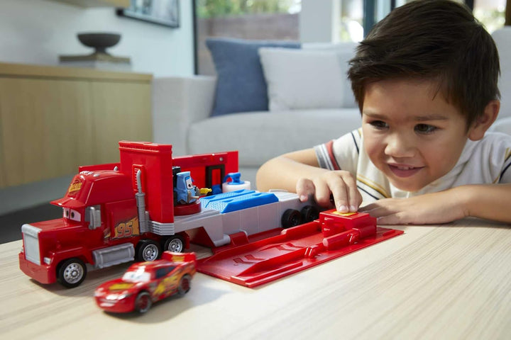 Disney Pixar Cars HDC75 - Tuning Mack Spielset, 2-in-1 Spielzeugtruck und Tuning-Station mit Starter