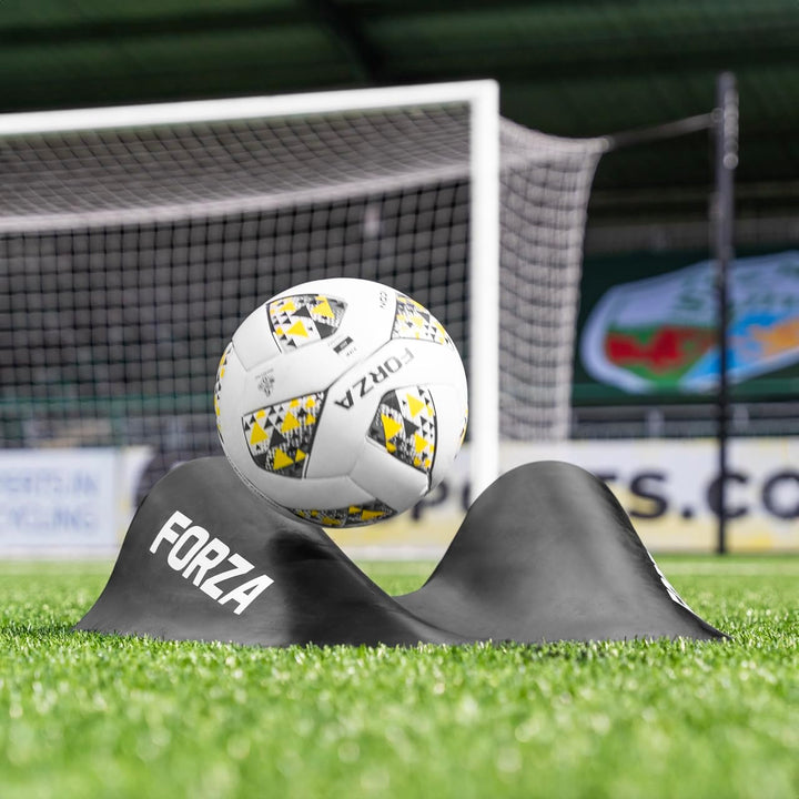 FORZA-Ablenkrampe für Torwarttraining | Robuster Gummiballabweiser – Ideal für Reaktions- und Reflex