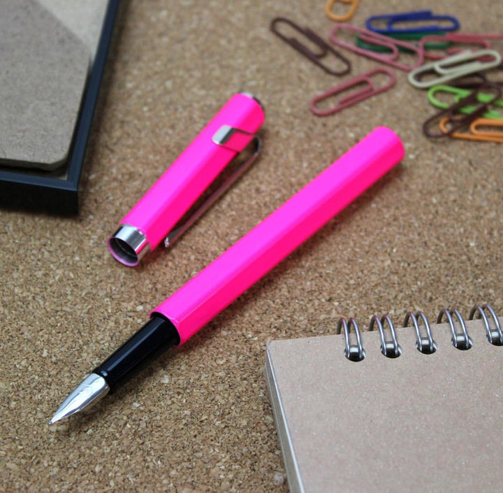 Caran d´Ache 0840.090 Füllhalter Fluo Line Rosa, Rosa