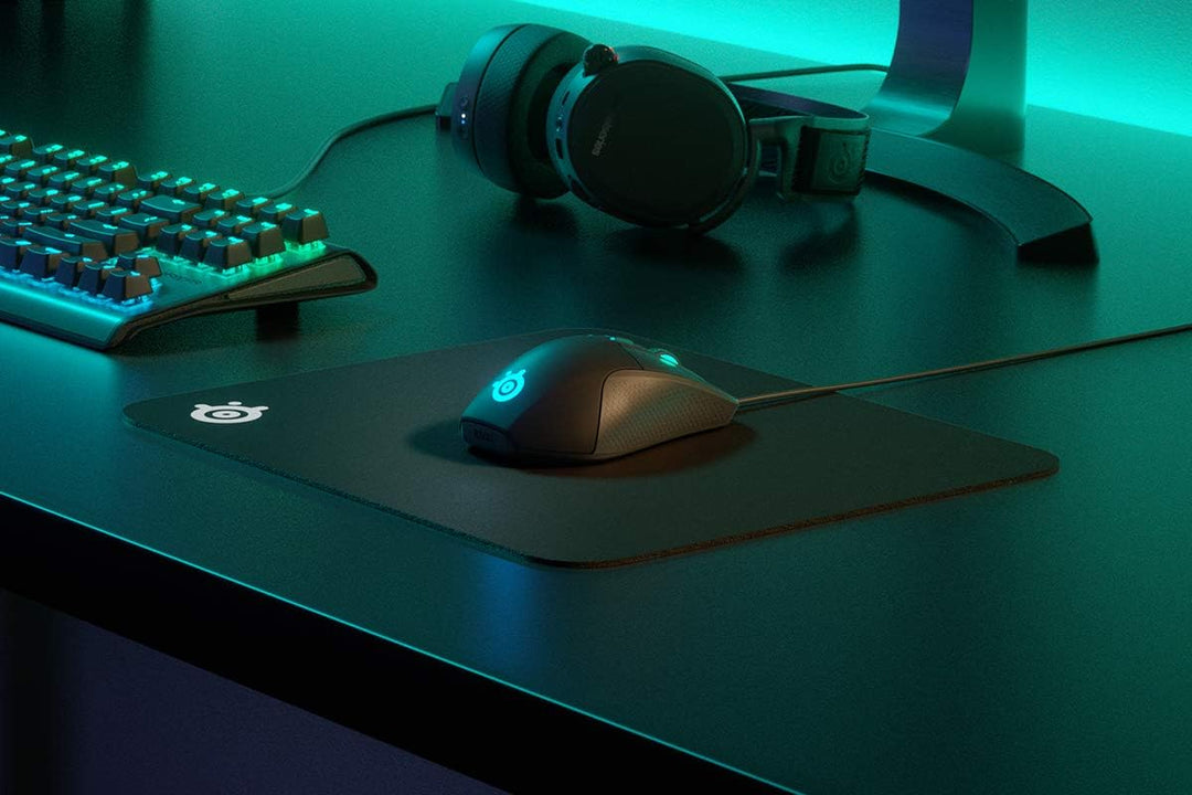 SteelSeries QcK Gaming Surface - Mitteldickes Tuch - Mauspad aller Zeiten - Peak Tracking und Stabil