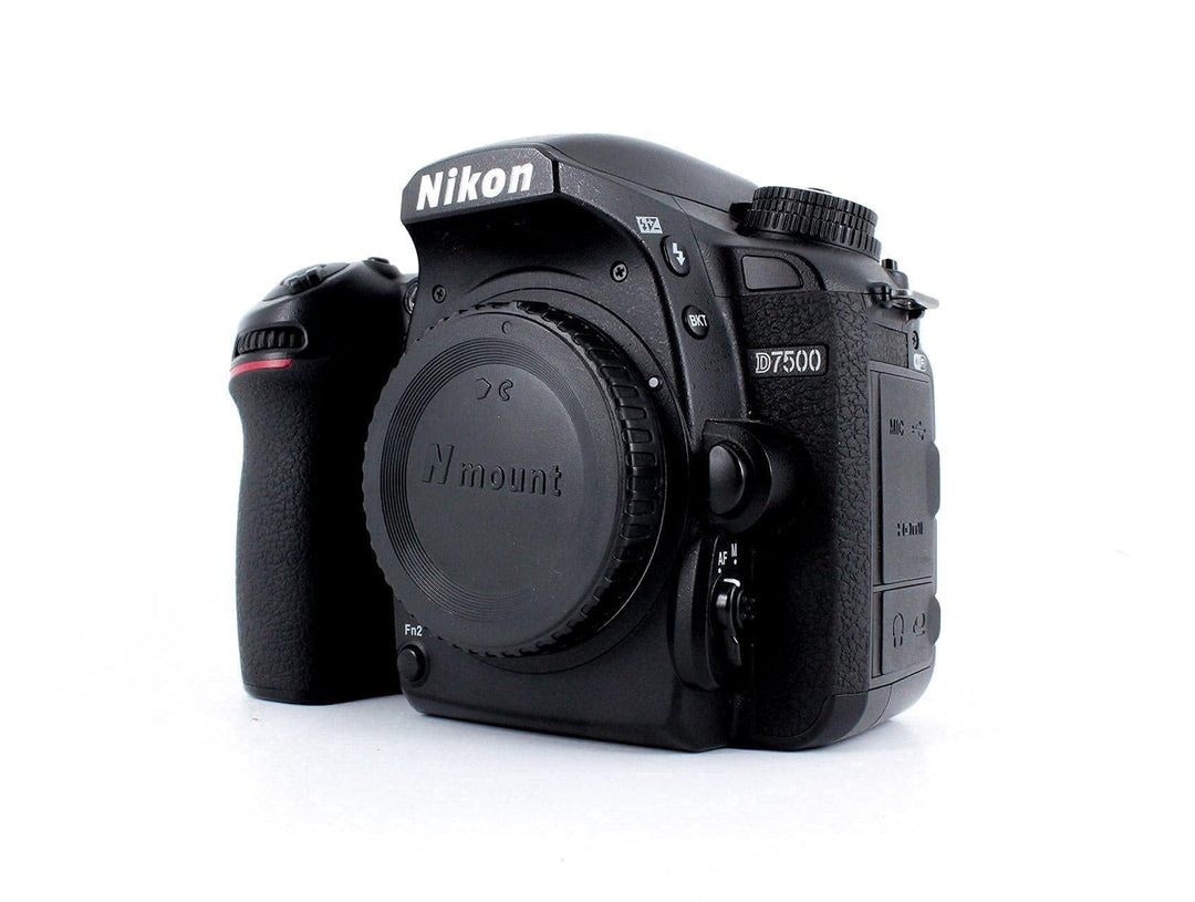 Nikon D7500 Kit AF-S DX 18-105 mm 1:3.5-5.6G ED VR inkl. 18-105 mm 1:3.5-5.6G ED VR Single, inkl. 18