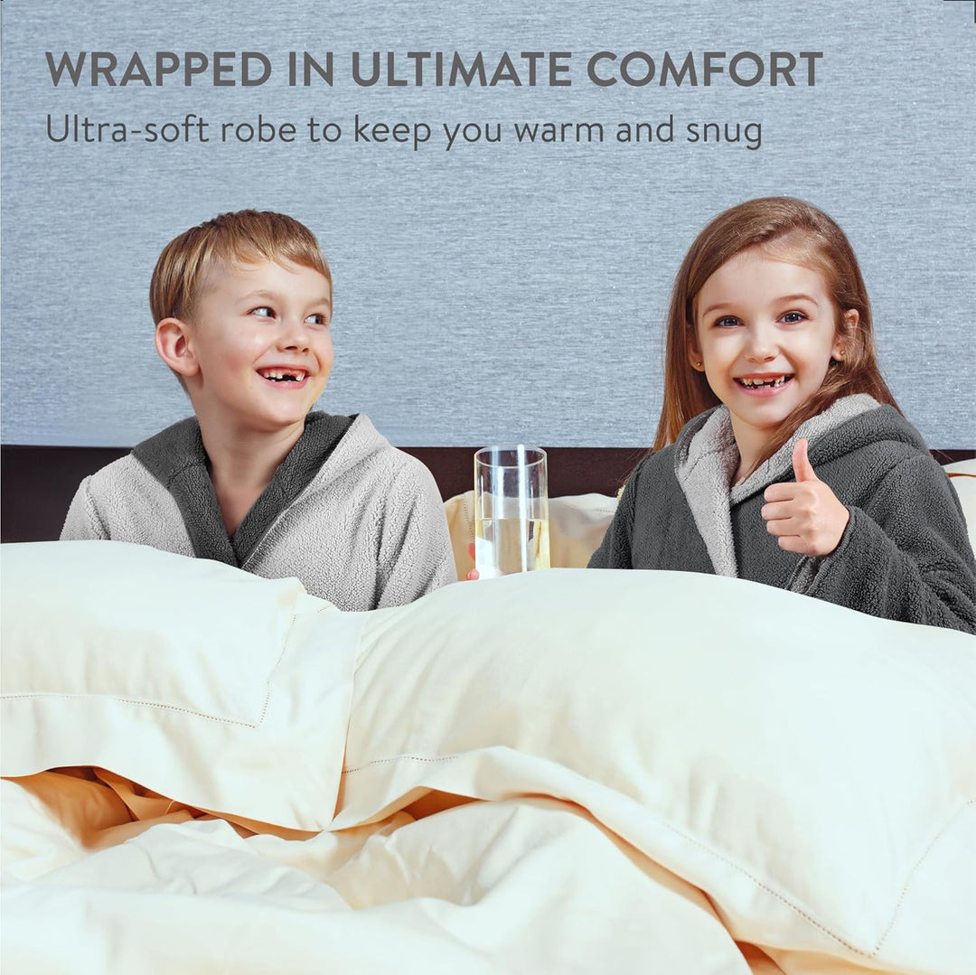 HOMELEVEL Kuschelfleece Bademantel für Kinder - Sherpa Morgenmantel mit Taschen Schalkragen Gürtel -