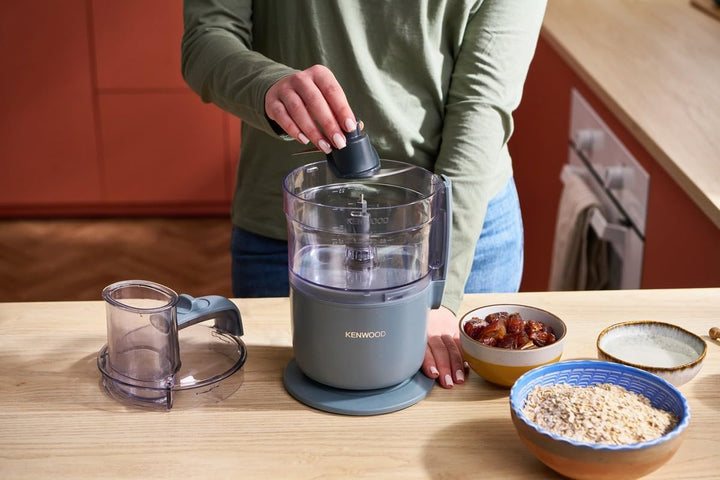 Kenwood MultiPro Go FDP22.000GY, Robot da Cucina che Trita, Affetta, Grattugia, Riduce in Purea e I
