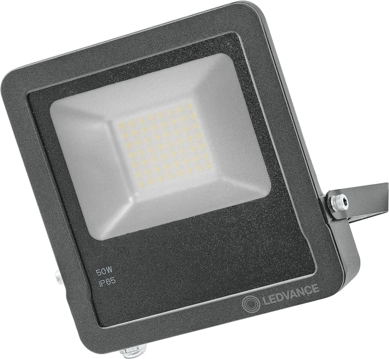 LEDVANCE Smarte LED Aussenleuchte mit WiFi Technologie, Flutstrahler für Aussen, Warmweiss (3000K),